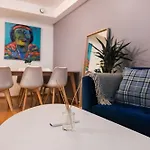Modern Comfort In The Heart Of *