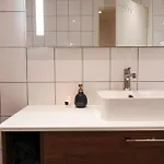 דירה Modern Comfort In The Heart Of *