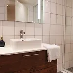 Modern Comfort In The Heart Of דירה ברגן