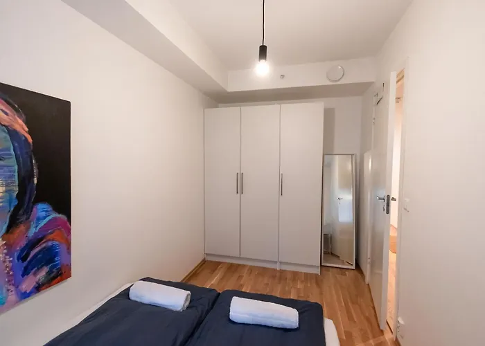 Modern Comfort In The Heart Of Apartman Bergen